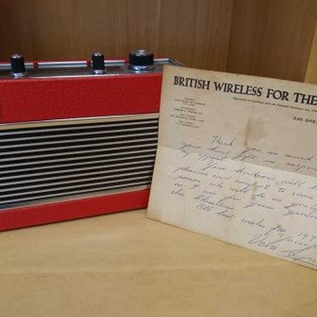 Letter from vera Lynn rests against an old red radio